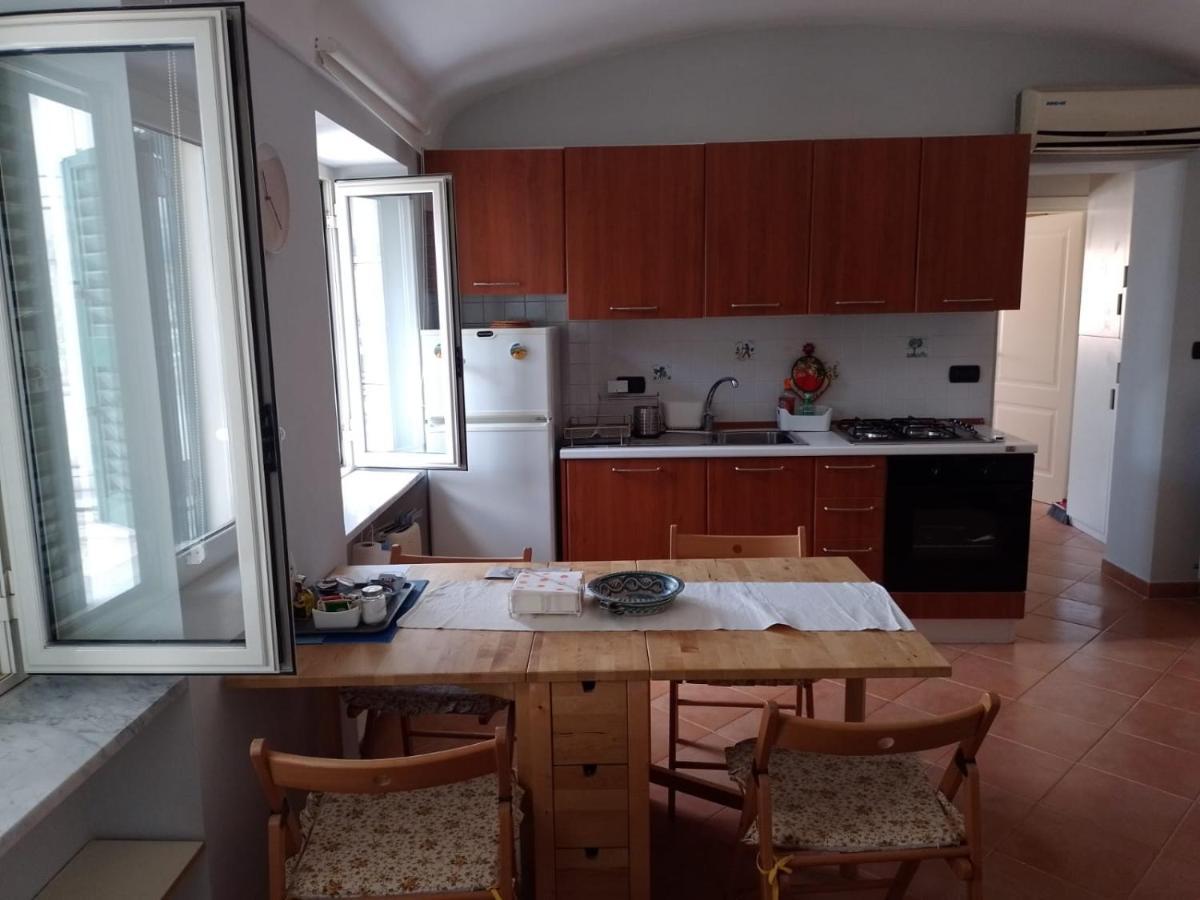 Uno Sguardo Sui Tetti Apartment Naples Luaran gambar